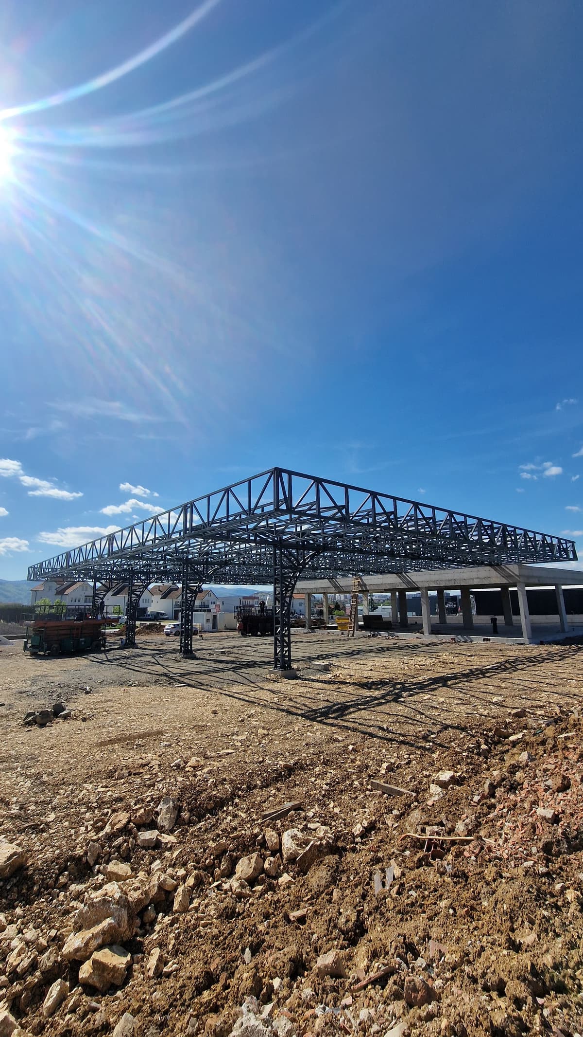 Lala Petrol — Metal construction project 69