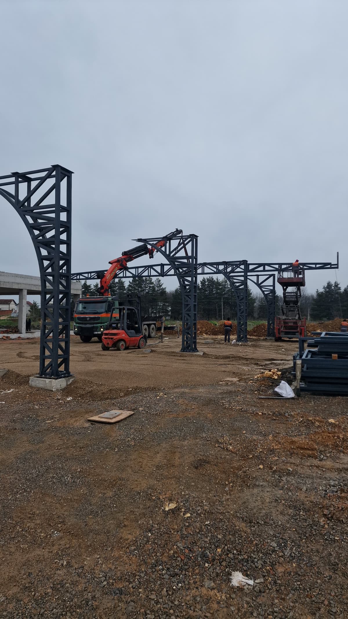Lala Petrol — Metal construction project 83
