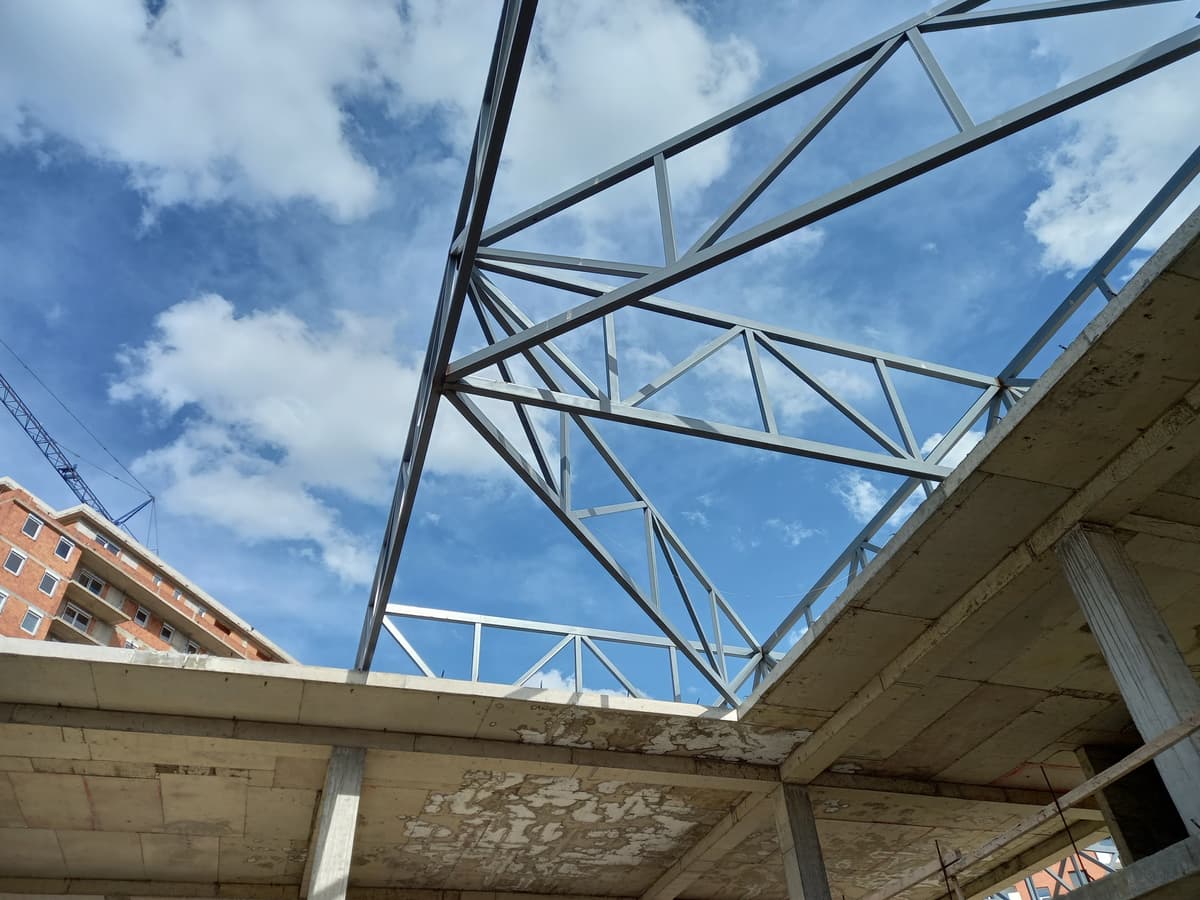 Stacioni I Ri I Autobusve Ferizaj — Metal construction project 151