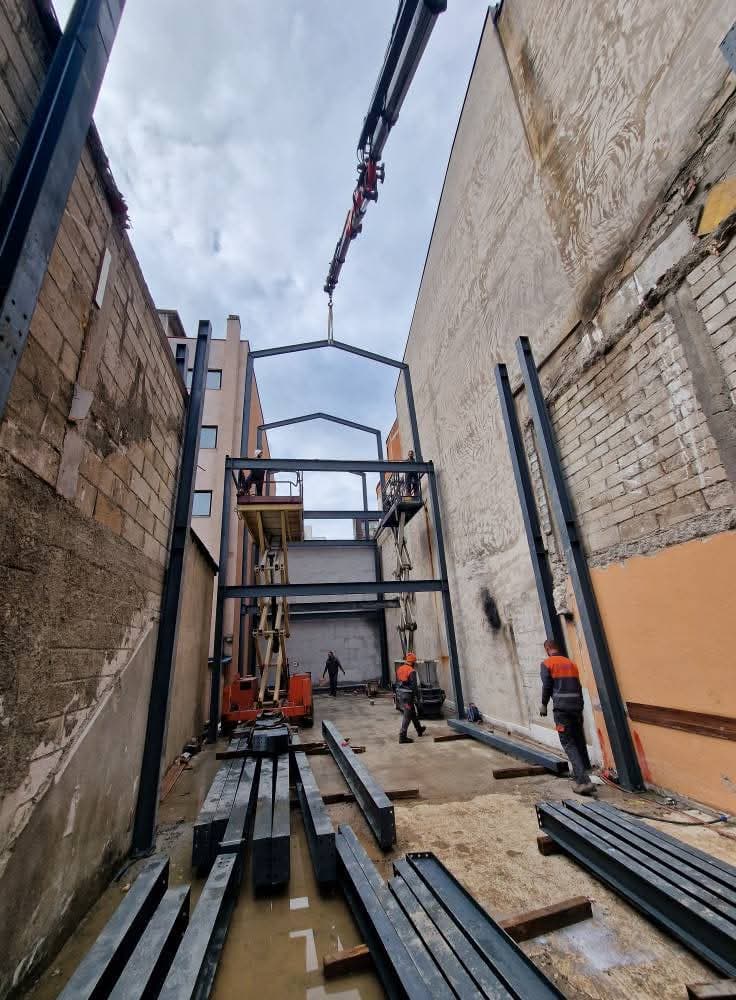 Unimix — Metal construction project 162