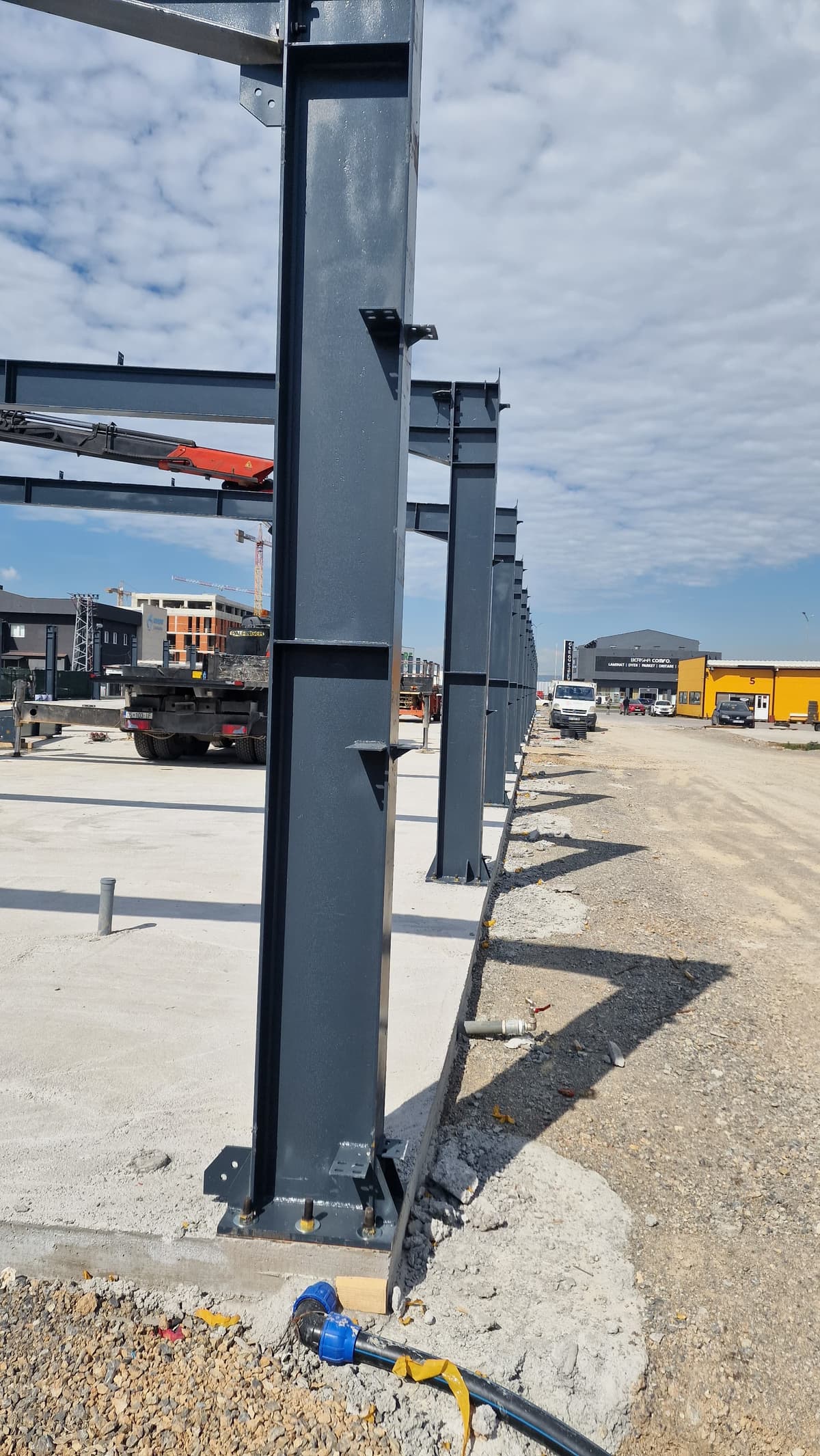 Unimix — Metal construction project 172
