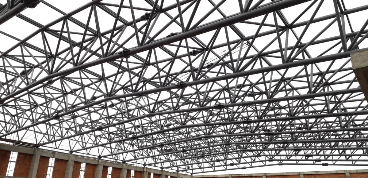 Salla E Sporteve Dhe Panaireve Greme — Metal construction project 107