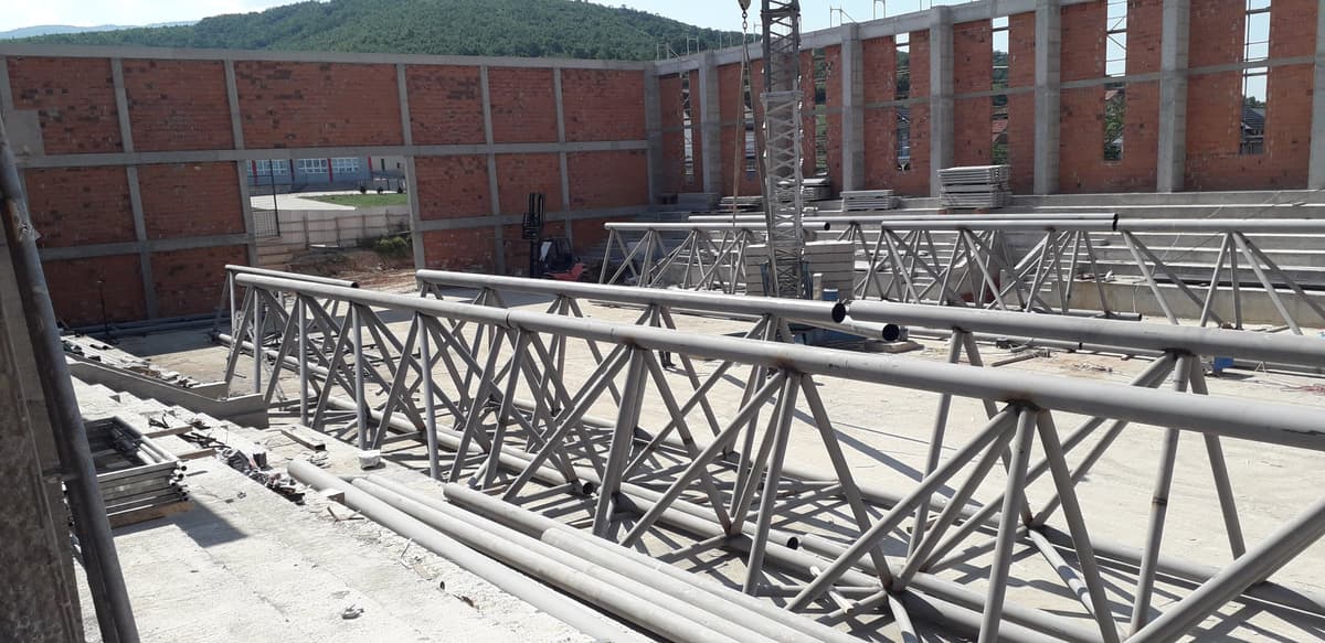 Salla E Sporteve Dhe Panaireve Greme — Metal construction project 108
