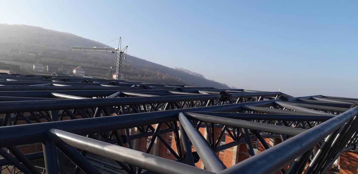 Salla E Sporteve Dhe Panaireve Greme — Metal construction project 116