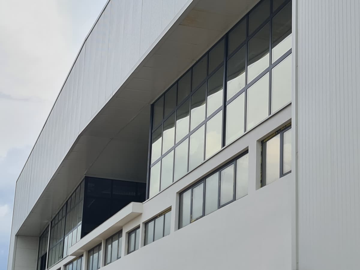 Salla E Sporteve Dhe Panaireve Greme — Metal construction project 123