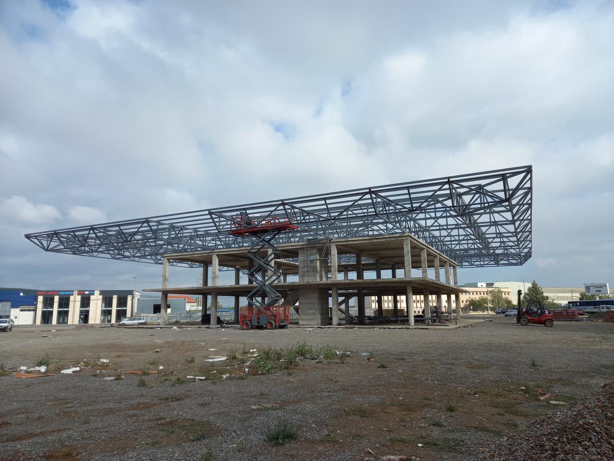 Stacioni I Ri I Autobusve Ferizaj — Metal construction project 143